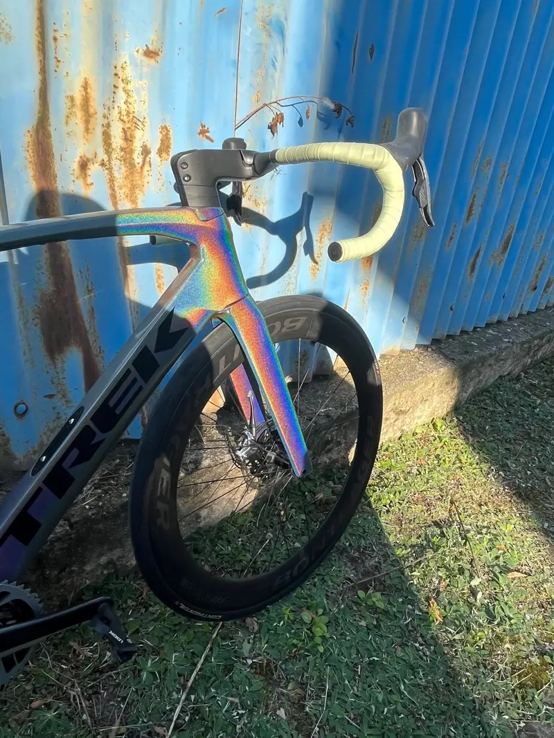 trek prismatic pearl paint