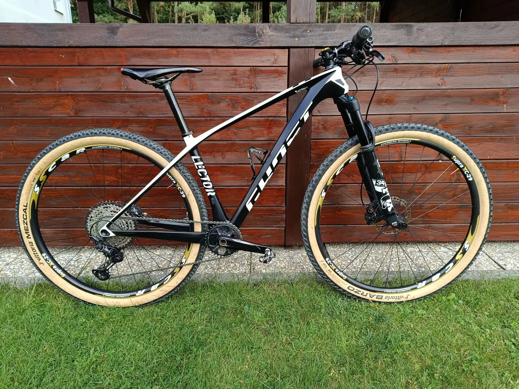 Ghost Lector LC, karbonová kola DT SWISS 240S 1290g za 35