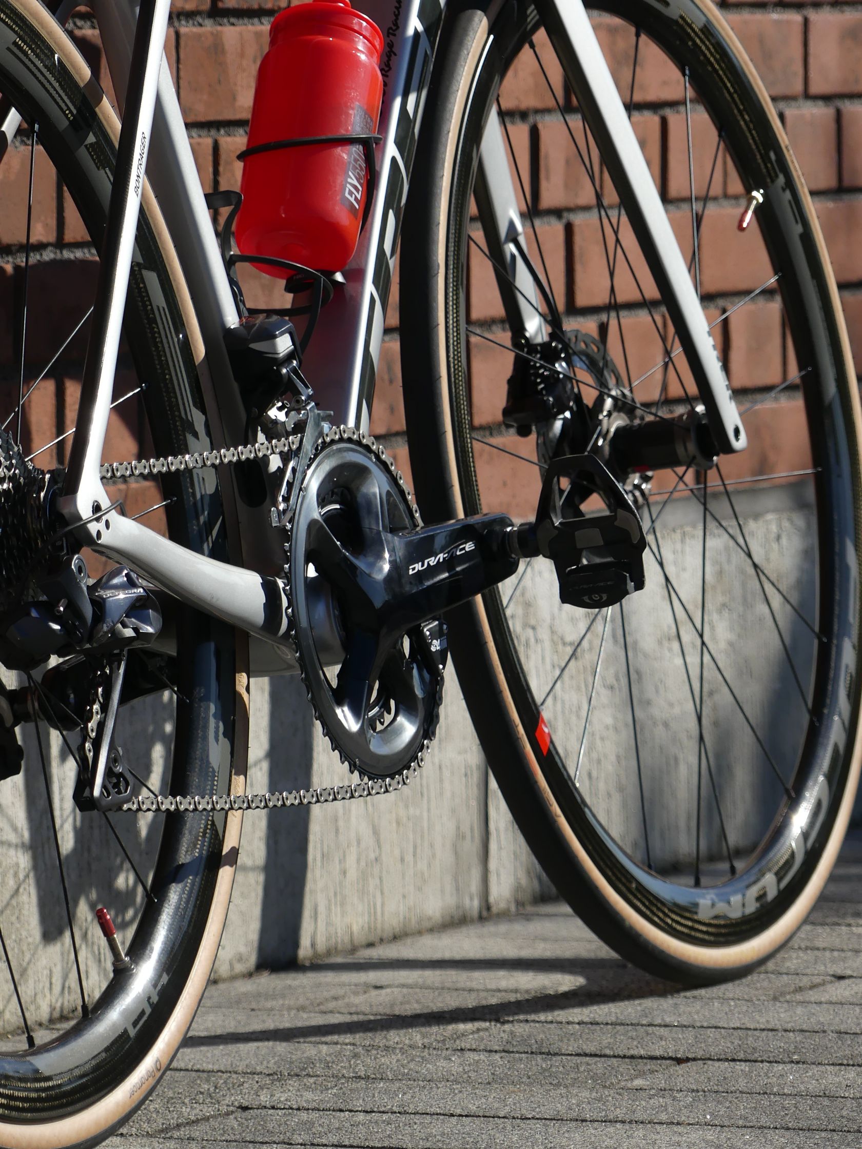 carbon road braided wheels