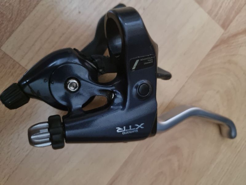 XTR-ST900,LEVÉ