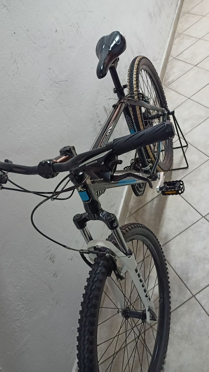 Starší renovované jízdní kolo horské - MTB pánské 26" LeaderFox