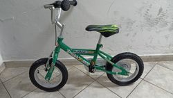 Starší renovované jízdní kolo dětské 12" Piranha