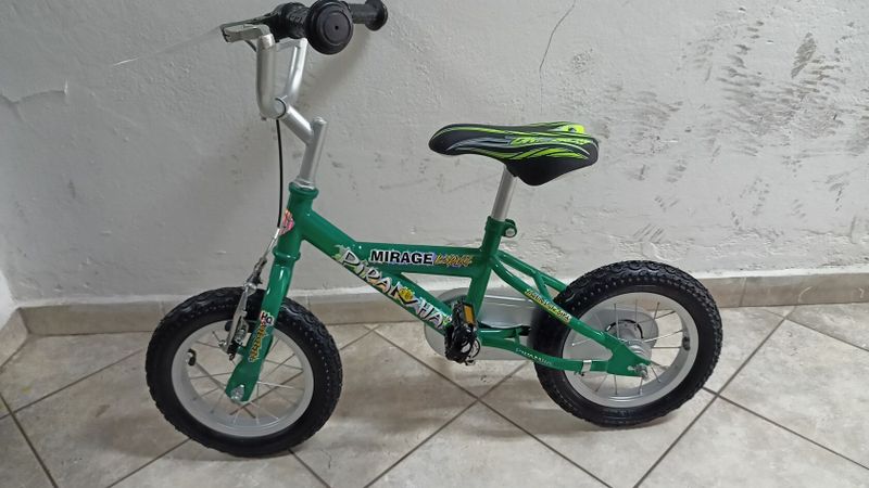 Starší renovované jízdní kolo dětské 12" Piranha