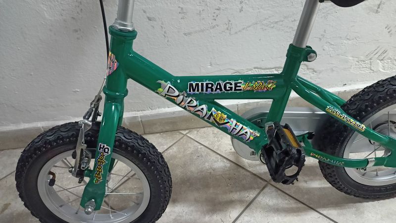 Starší renovované jízdní kolo dětské 12" Piranha