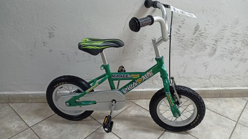 Starší renovované jízdní kolo dětské 12" Piranha