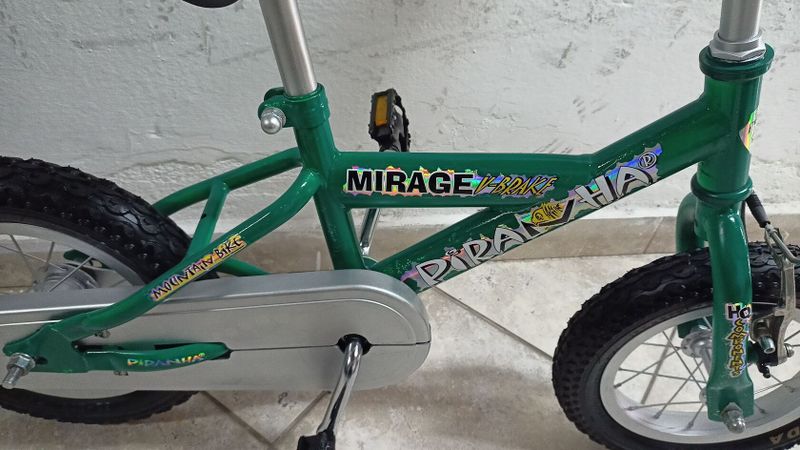 Starší renovované jízdní kolo dětské 12" Piranha