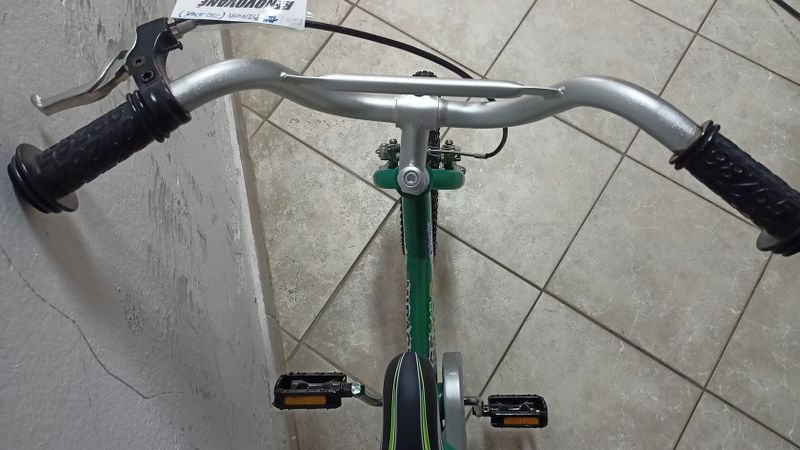 Starší renovované jízdní kolo dětské 12" Piranha