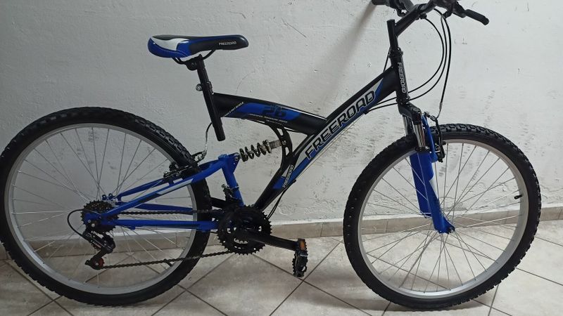 Starší renovované jízdní kolo horské - MTB pánské 26" Freeroad - full