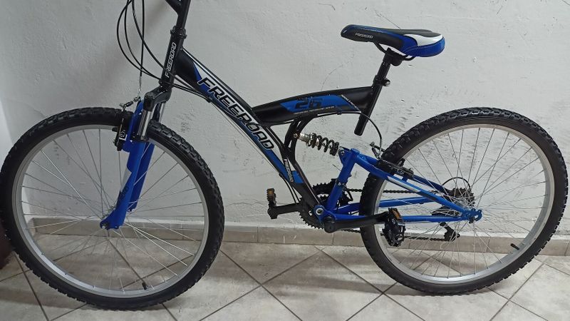 Starší renovované jízdní kolo horské - MTB pánské 26" Freeroad - full