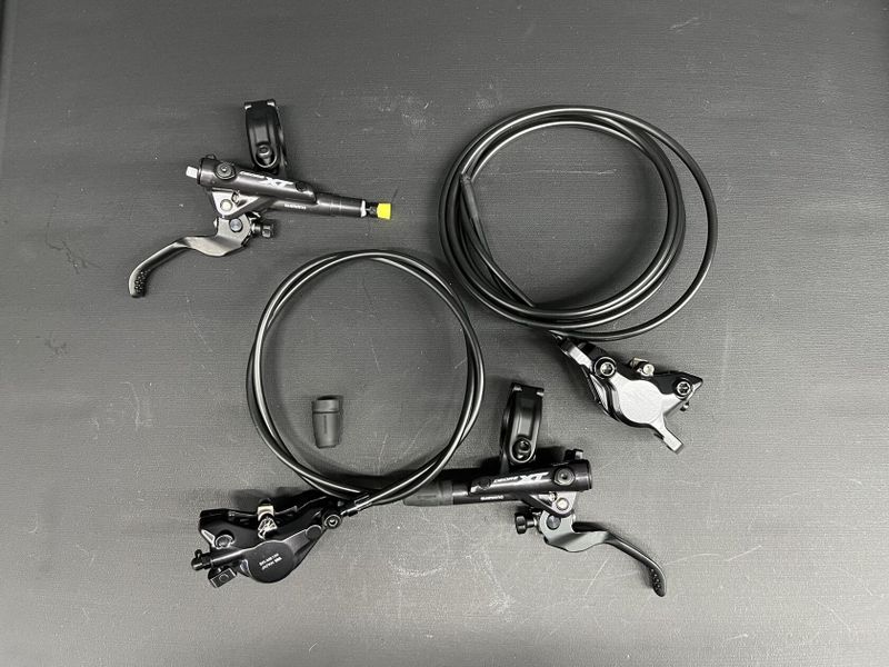 Brzdy Shimano XT BR-M8100 | přední + zadní
