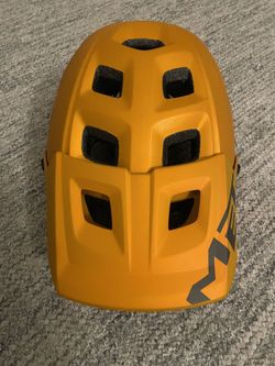MTB prilba MET