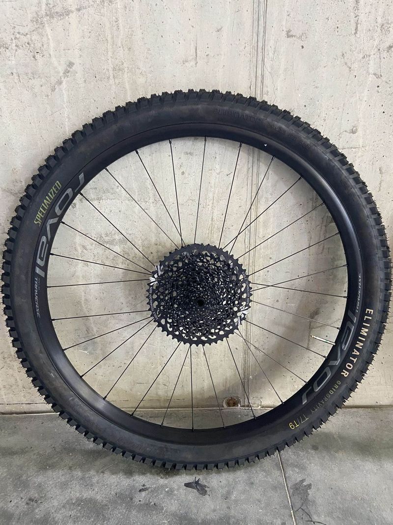 Zapletená kola ROVAL TRAVERSE 29 6B XD + kotouče + pláště