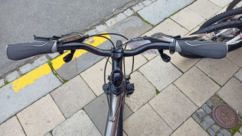 Starší renovované jízdní kolo krosové - trekingové pánské 28" LeaderFox