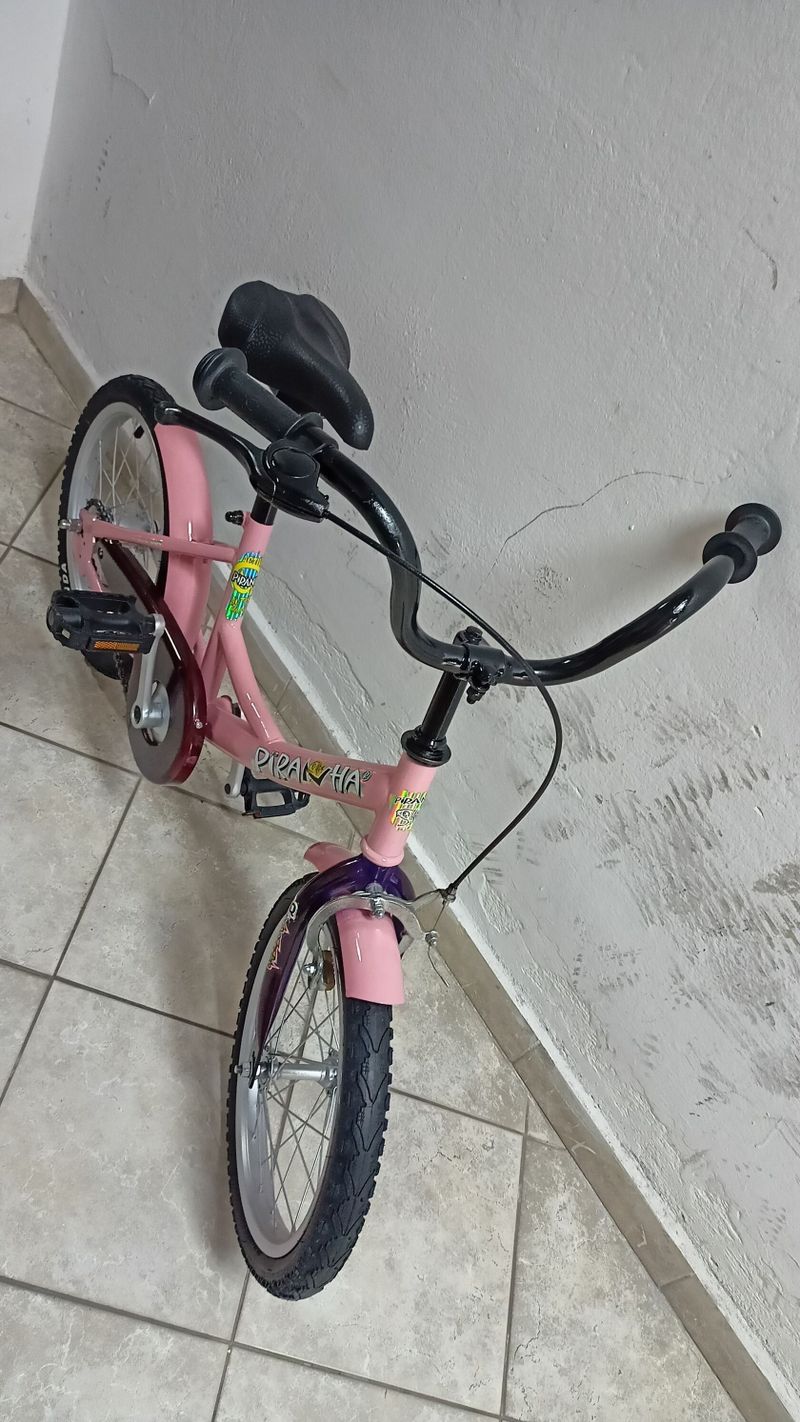 Starší renovované jízdní kolo dětské 16" Piranha
