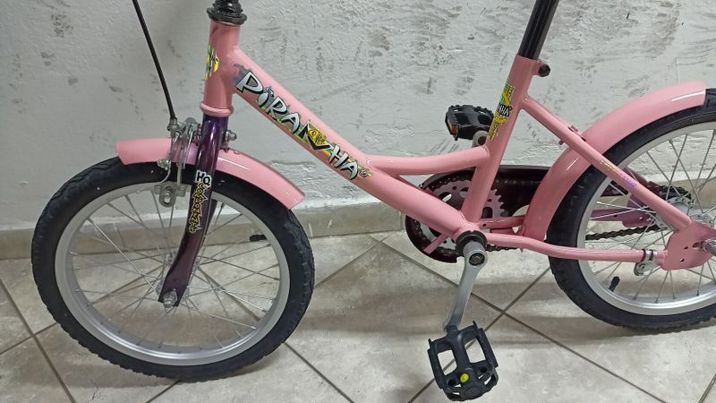 Starší renovované jízdní kolo dětské 16" Piranha