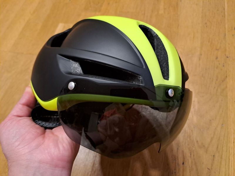 Shinmax přilba aero se zabudovaným světlem