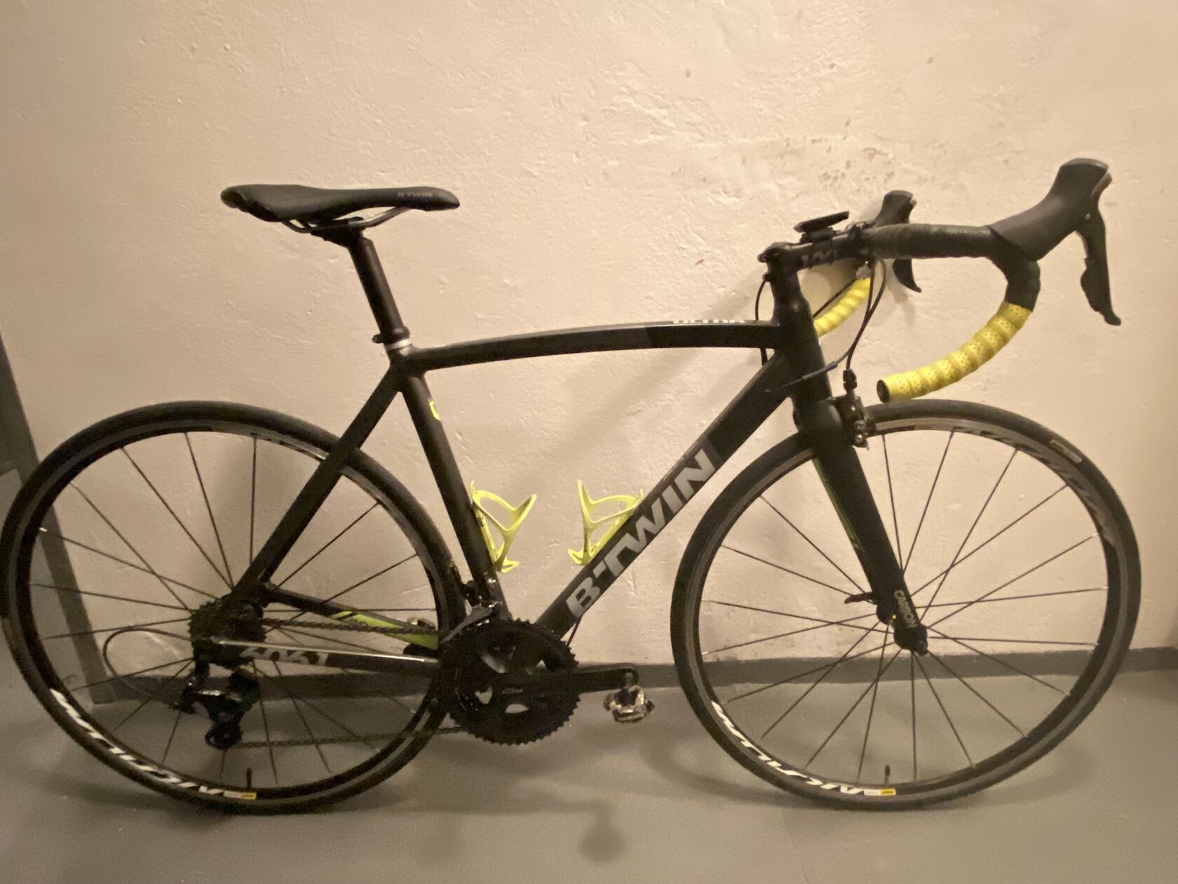 2020 B'TWIN Second Hand Road Bike Ultra 900 AF Specs, Comparisons