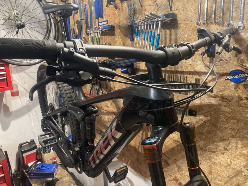 Trek Rail 9.7 NX lithium grey black 2021