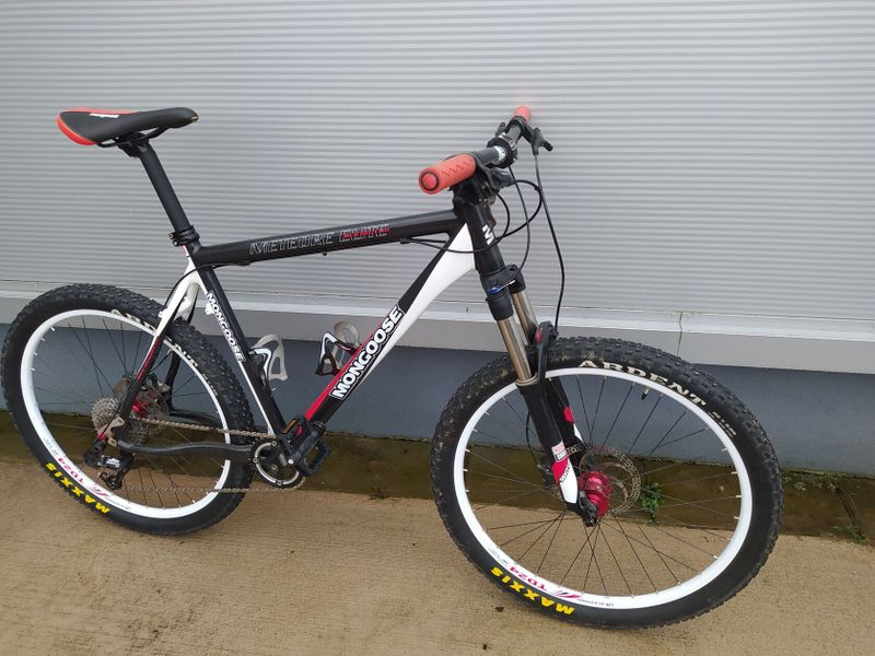Mongoose Meteore Elite Carbon 26 velikost L