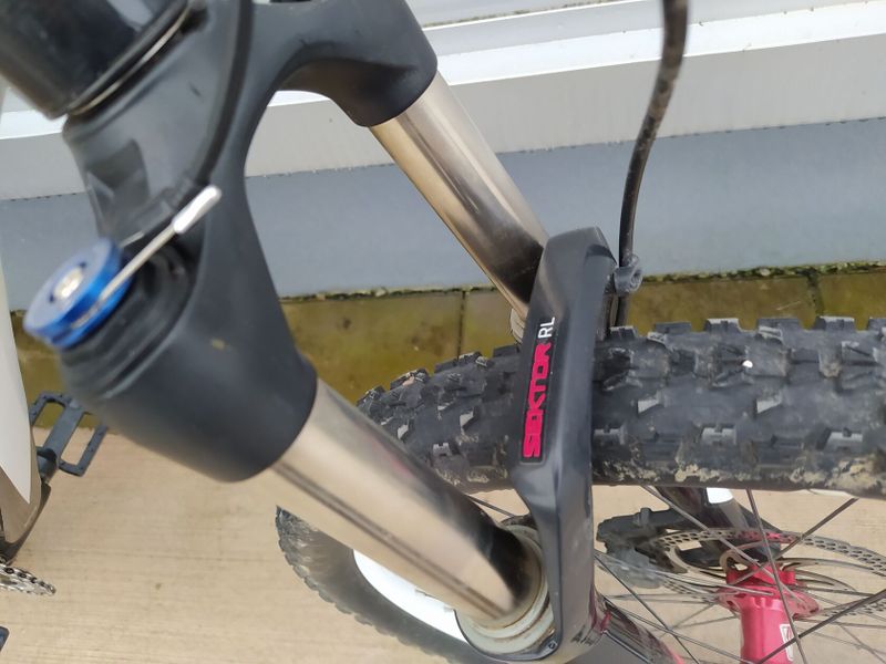 Mongoose Meteore Elite Carbon 26 velikost L