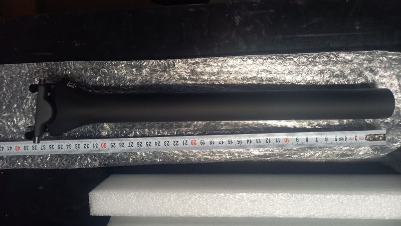Karbonová sedlovka 140 g 31,6 mm