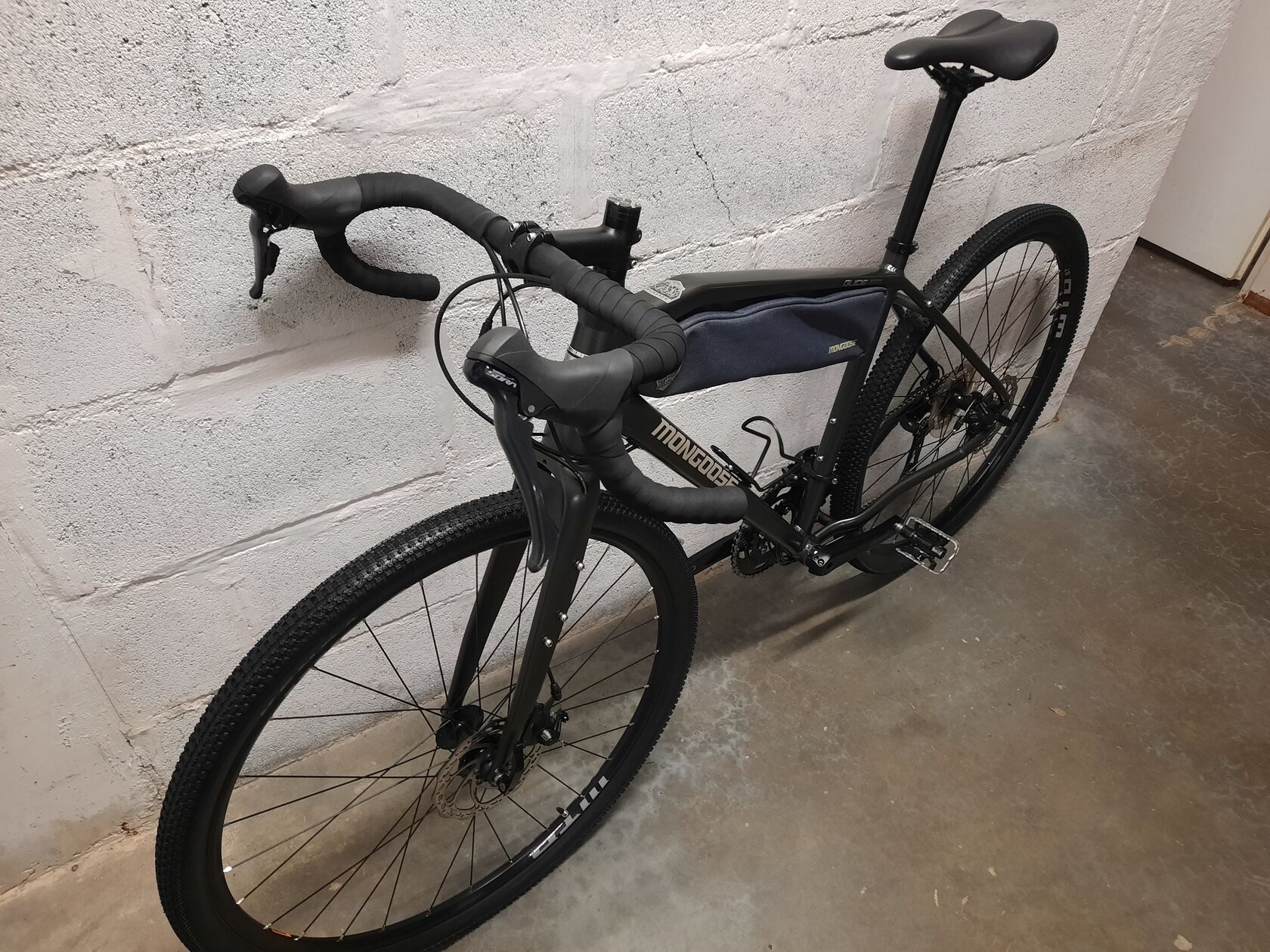 mongoose guide sport 2020 gravel bike