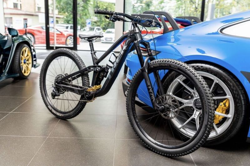 Trek Slash 8