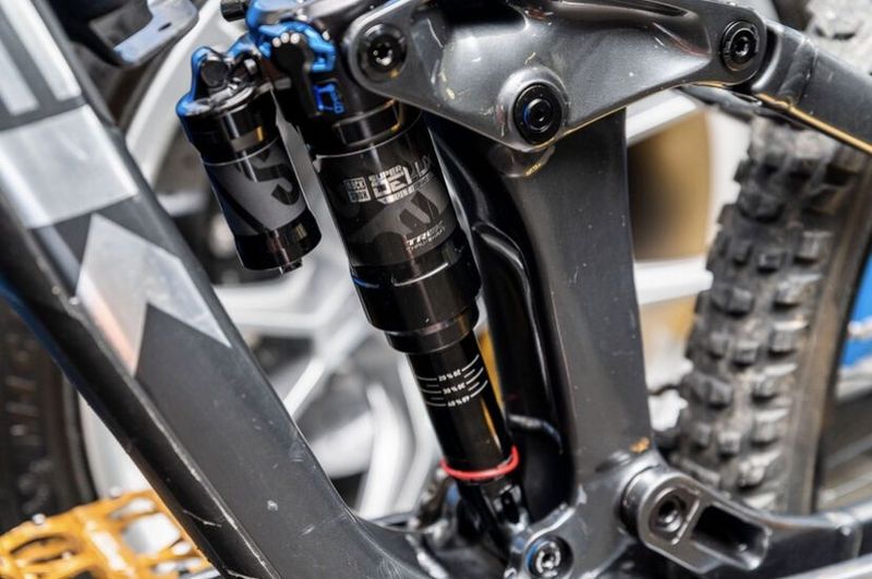 Trek Slash 8