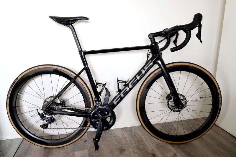 Silniční kolo Focus Izalco max 8.8 disk 2020