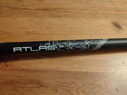 Řidítka Race Face ATLAS 1/2 Riser 31,8x785 black