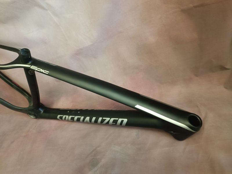 Karbonovy ram Specialized vel. S