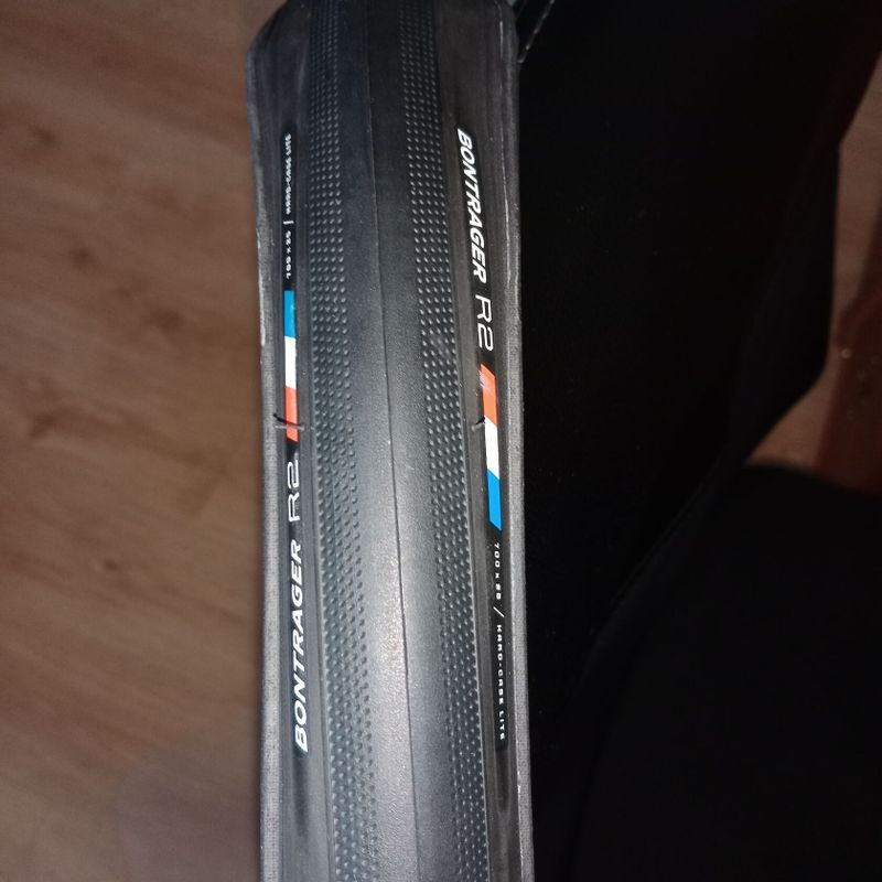 Bontrager R2 Hard Case - Lite 700x25
