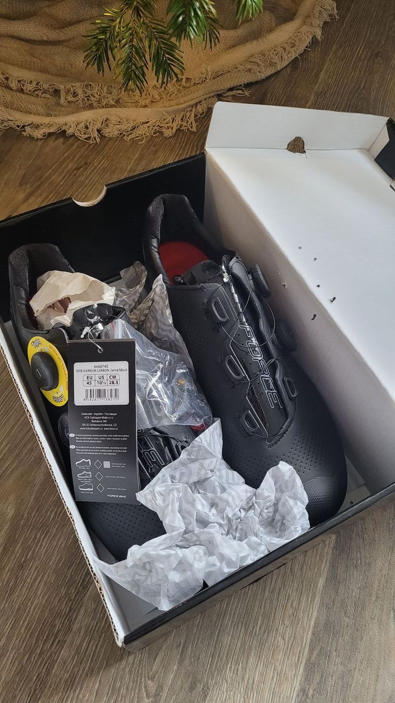 Tretry FORCE MTB WARRIOR CARBON, Vel.45,černé