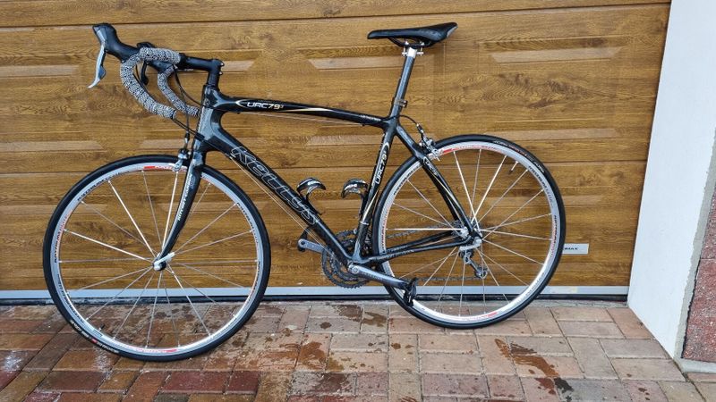 Kellys URC 7.93 carbon, vel. L