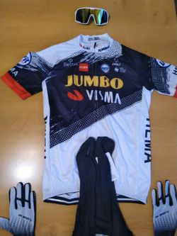 Cyklodres Jumbo Visma + rukavice + brýle