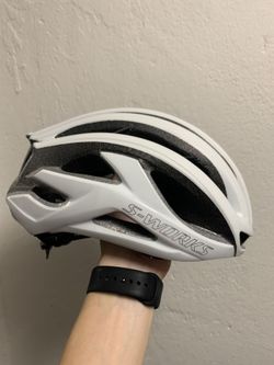 Cyklistická helma Specialized