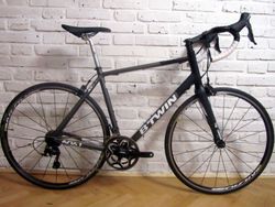 TRIBAN 540 na Shimano 105, vel L. Super stav
