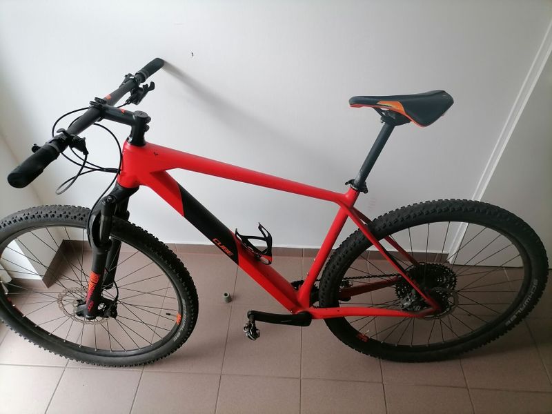 Red cube carbon