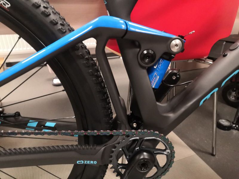 Prodám závodní celoodpružené kolo Mondraker Podium F