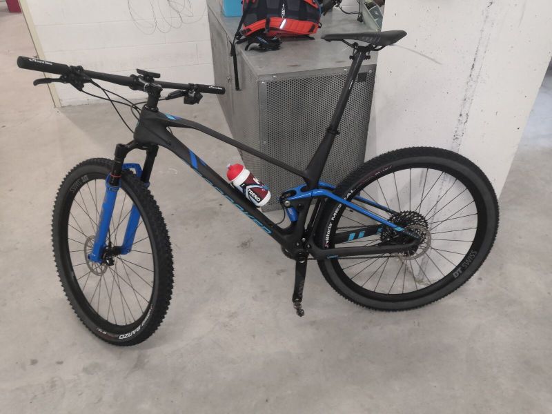 Prodám závodní celoodpružené kolo Mondraker Podium F