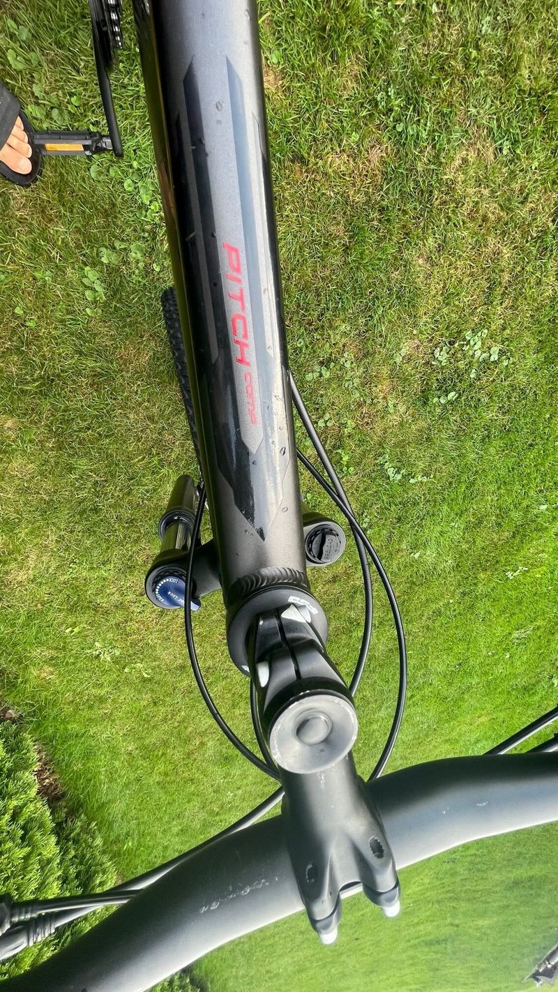 Prodám kolo Specialized Pitch Comp velikost 27.5, rám M v perfektním stavu!!!