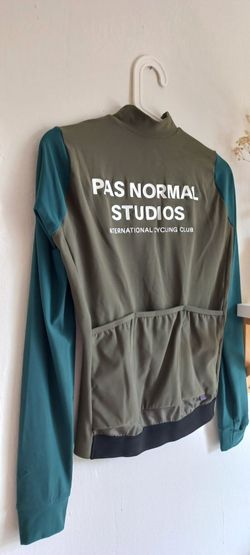 Pas Normal Studios dres s dlouhým rukávem