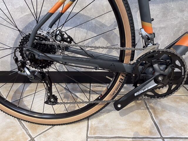 Gravel Fuji Jari 2.5 vel. 57 cm