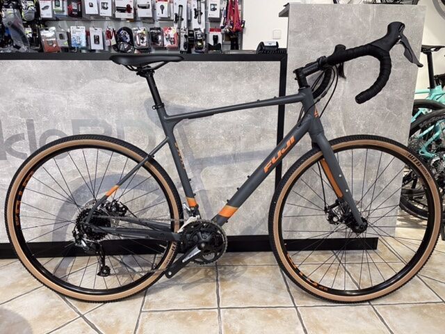 Gravel Fuji Jari 2.5 vel. 57 cm
