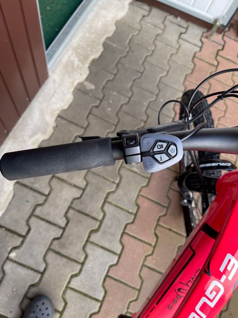 Prodám dívčí kolo Crussis, velikost 14", najeto 100km