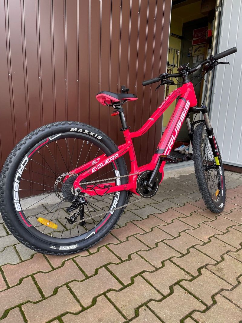 Prodám dívčí kolo Crussis, velikost 14", najeto 100km