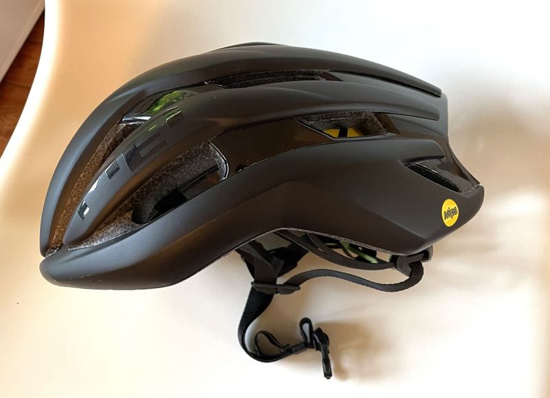Cyklistická helma MET Trenta MIPS - black matt glossy vel. 58-61