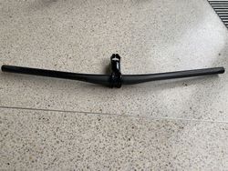 Prodám zánovní řidítka a představec S-Works