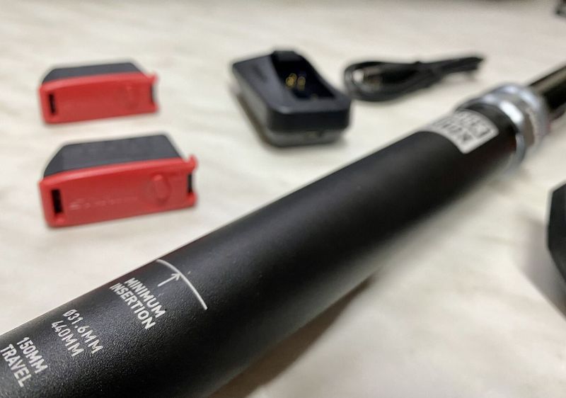 NOVÁ - Teleskopická sedlovka RockShox Reverb AXS A1 31.6mm + 2x BATERIE