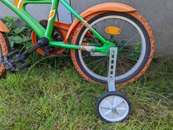 Dětské kolo s postranními kolečky